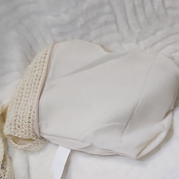 Cream Crochet Crossbody Bag with Flap Closure - Picture 5 of 9